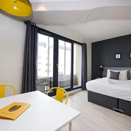 Staycity Rue Garibaldi Апарт-отель 3*