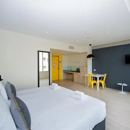 Апарт-отель Staycity Rue Garibaldi