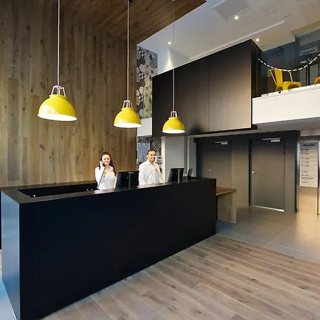 Staycity Rue Garibaldi Апарт-отель