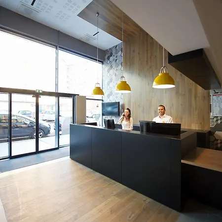 Staycity Rue Garibaldi Апарт-отель 3*