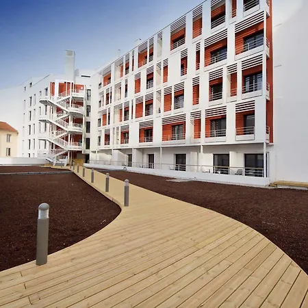 Staycity Rue Garibaldi מלון דירות